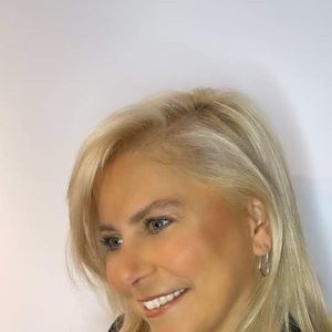 Meet your Posher, Nadia